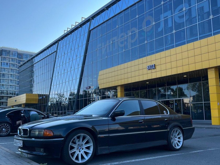 Бмв 7 е38 1999