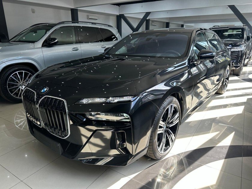 Бмв 7 серии 2024