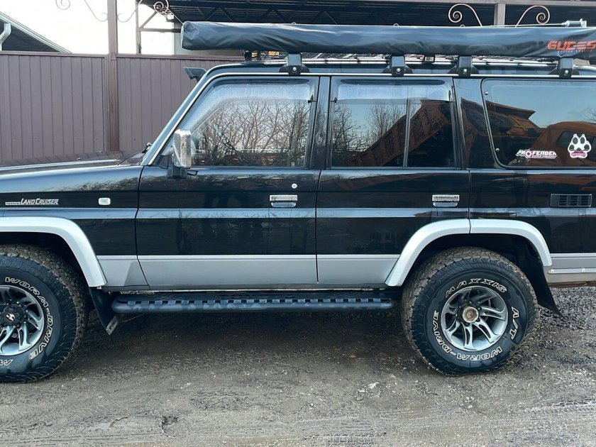 Toyota land cruiser prado 70