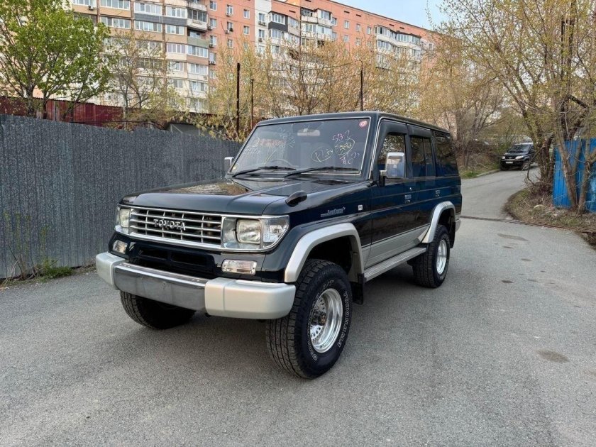 Toyota land cruiser prado 70