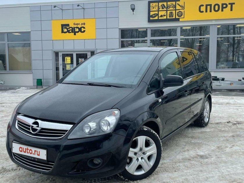 Opel Zafira черный