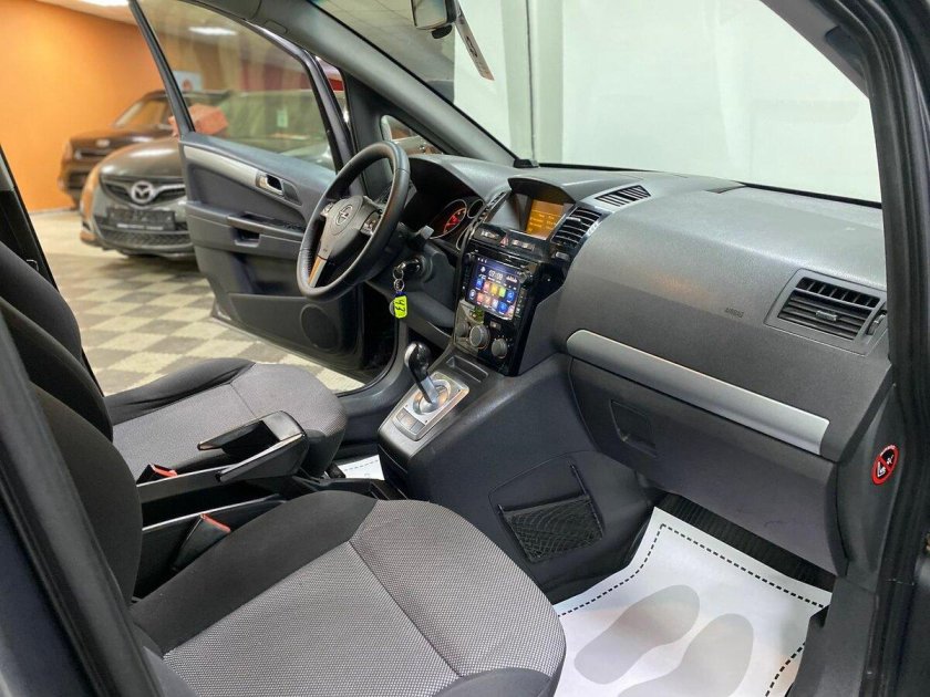 Опель зафира 2007 салон