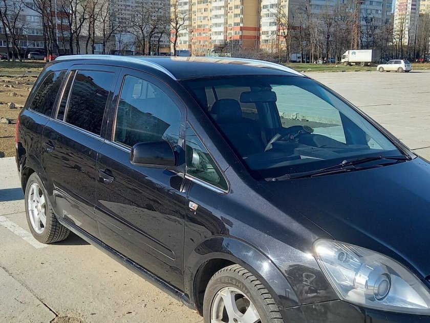 Опель зафира 2008 черный