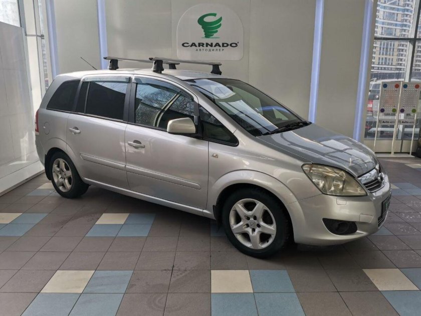 Опель Зафира 2010