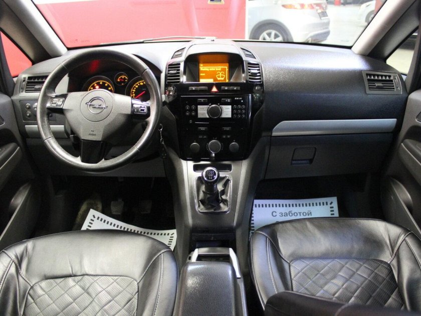 Opel zafira 2011 салон