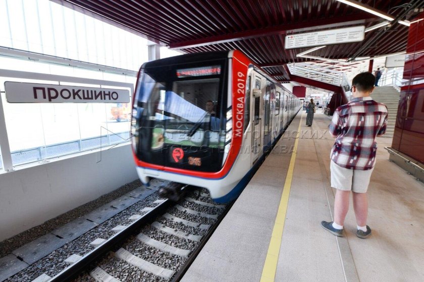 Новые вагоны метро москва