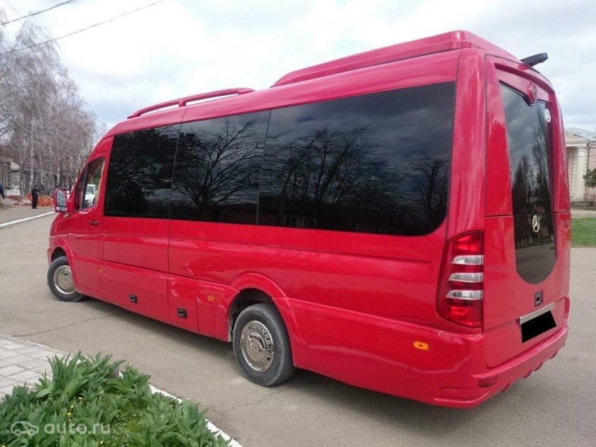 Мерседес Спринтер красный