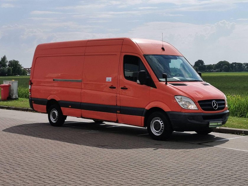 Мерседес спринтер цельнометаллический фургон