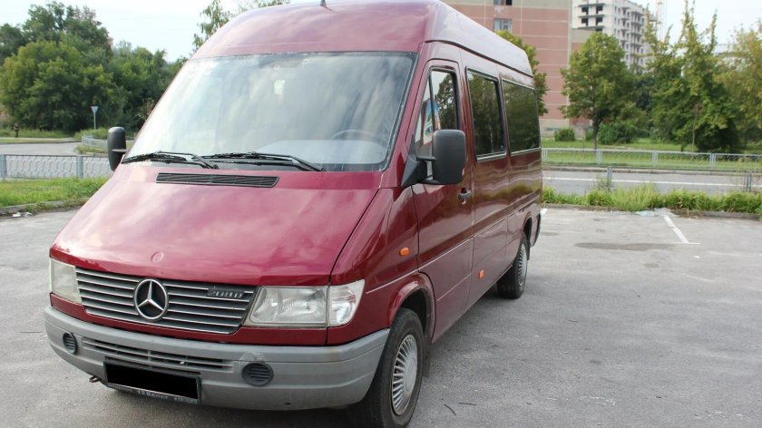 Mercedes 311 красный Sprinter