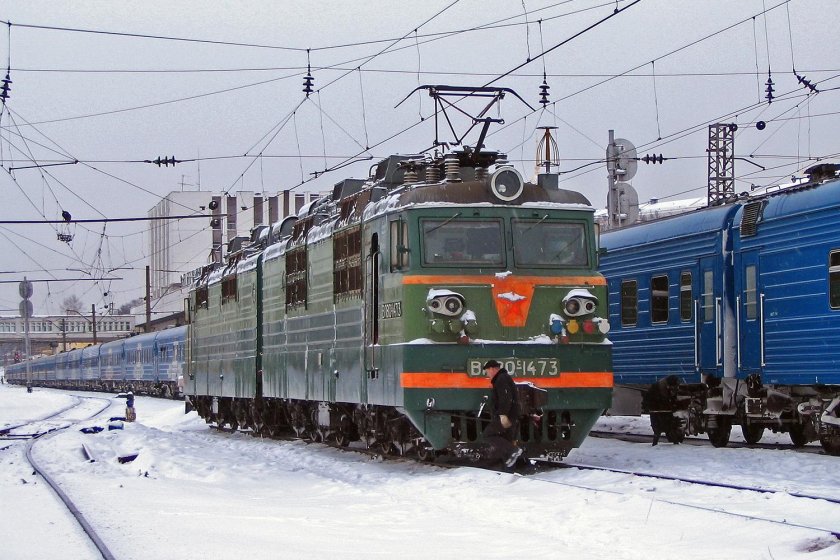 Локомотив железнодорожный вл80