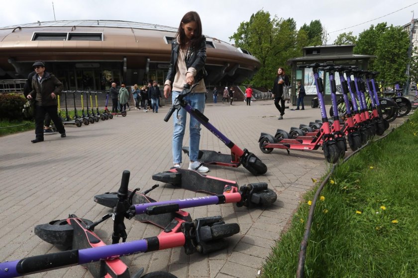 Езда на самокате