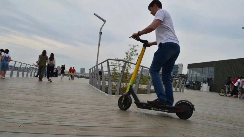 Самокат в парке