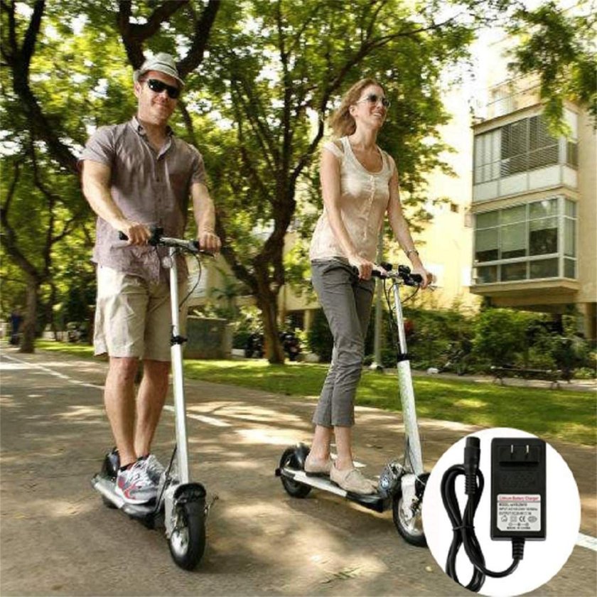 Кататься на самокате