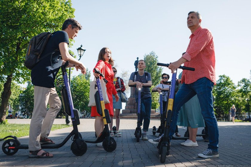 Самокат в парке
