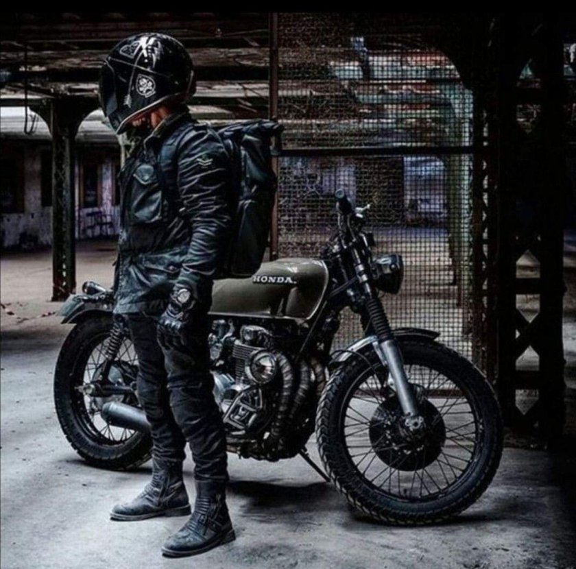 Мотоэкипировка кафе рейсер