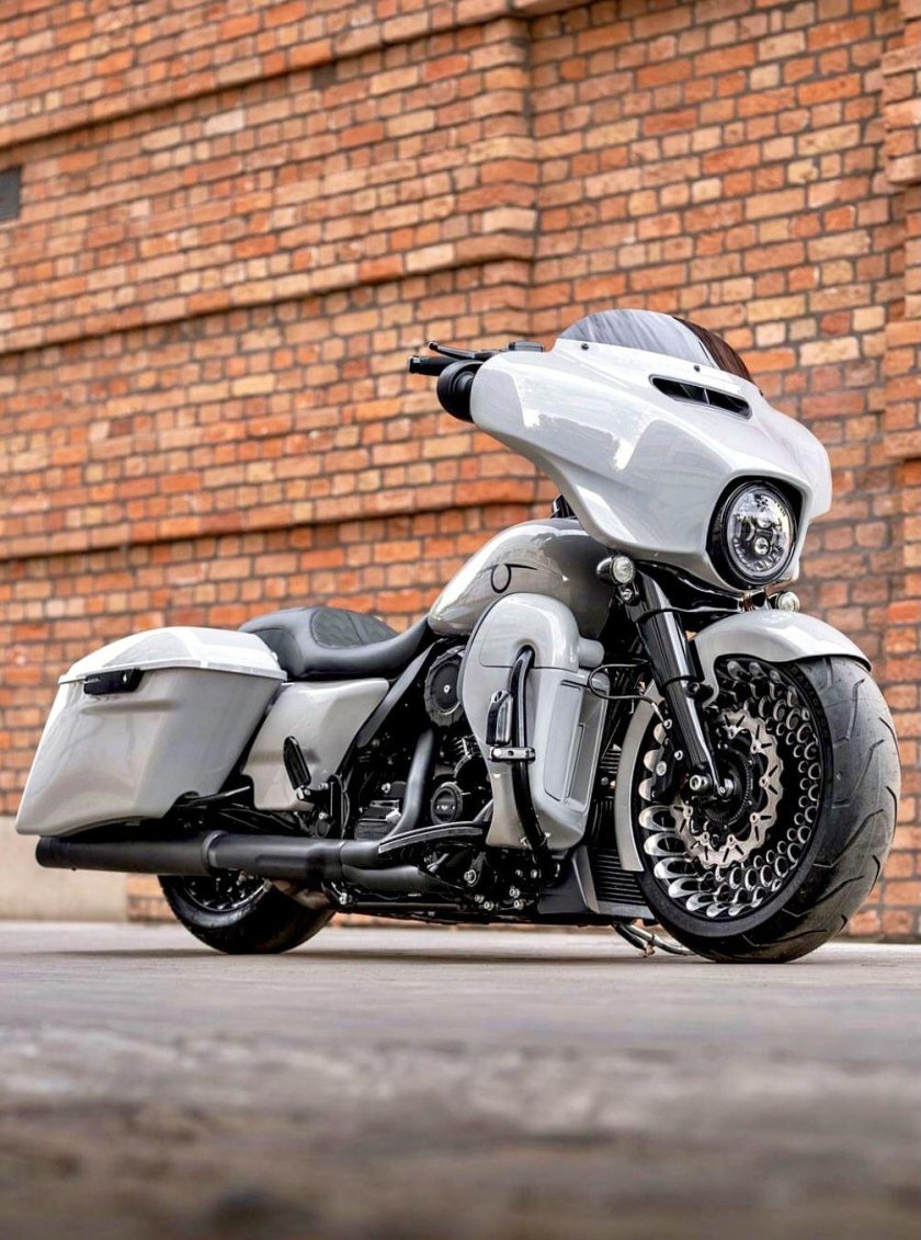 Street glide harley davidson