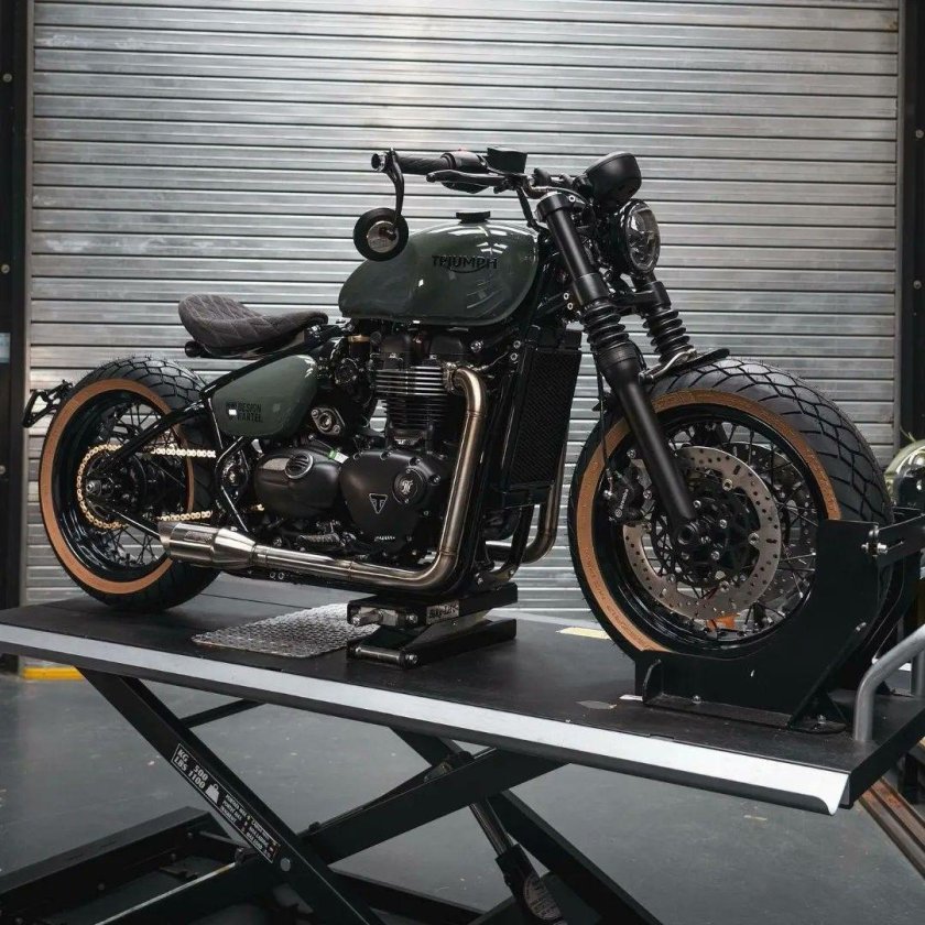 Мотоцикл triumph bonneville bobber