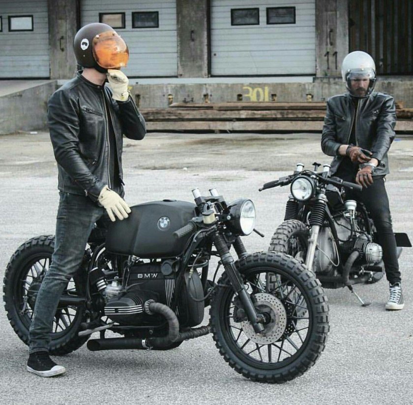 Мотоцикл БМВ кафе рейсер