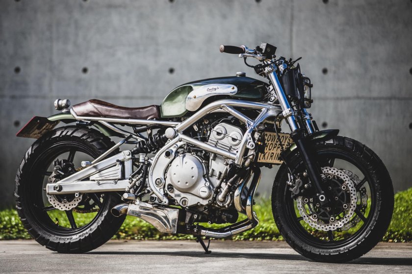 Kawasaki w650 Cafe Racer