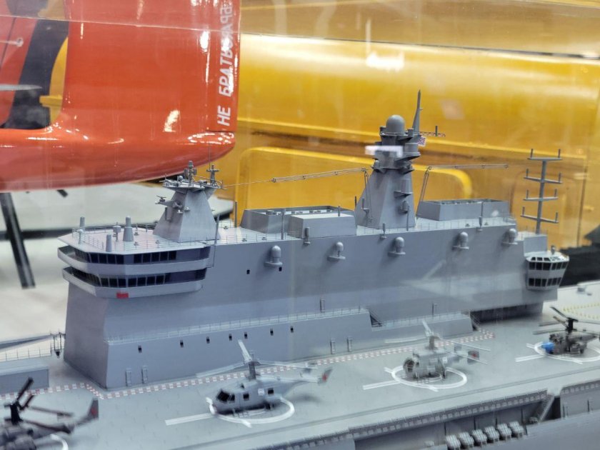 Десантный корабль (УДК) проекта 23900