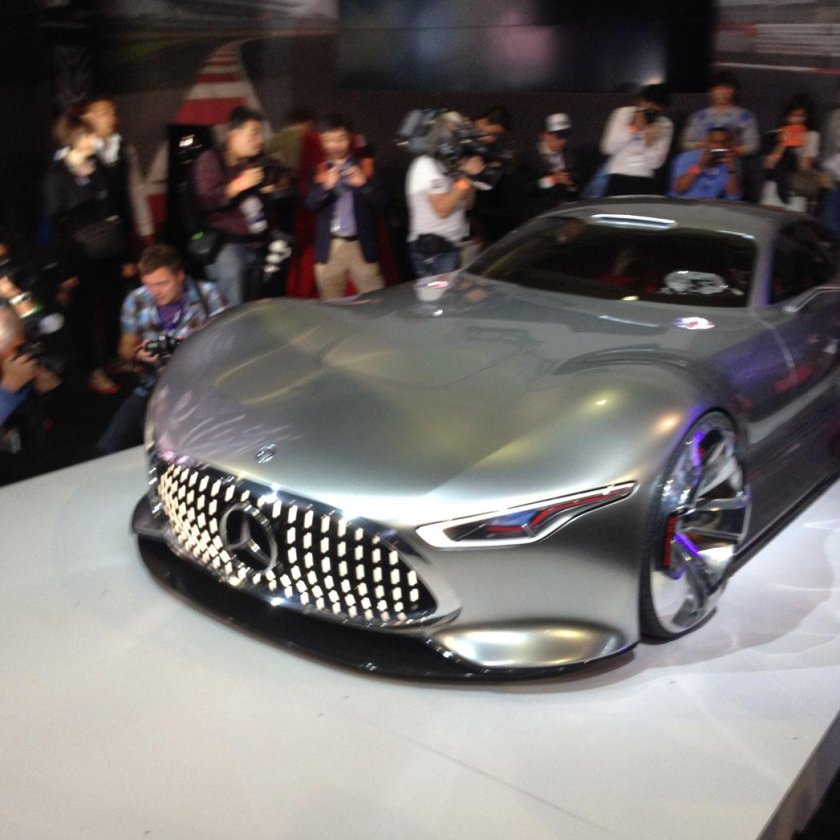 Mercedes benz amg vision gran turismo