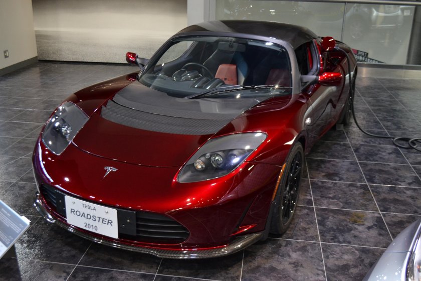 Тесла родстер 2