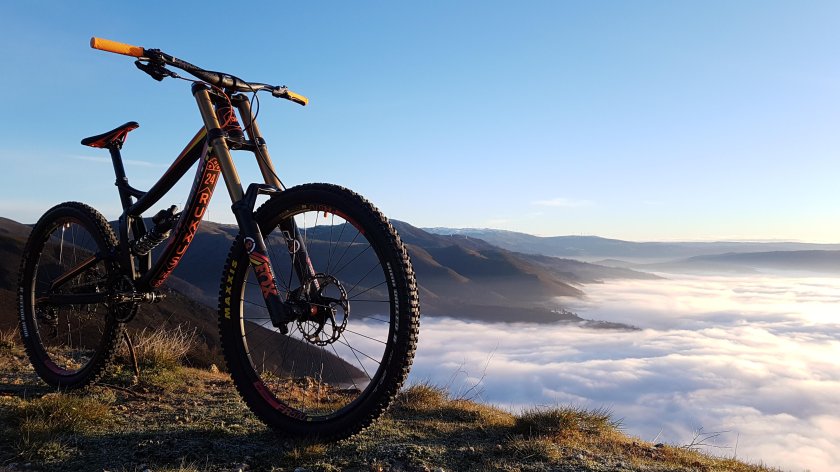 МТБ велосипед Downhill