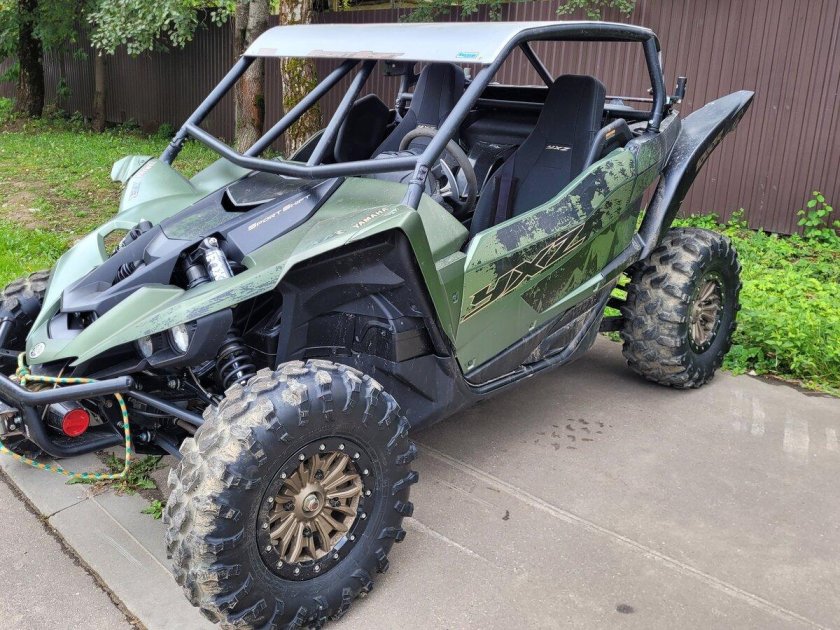 Yamaha yxz1000r