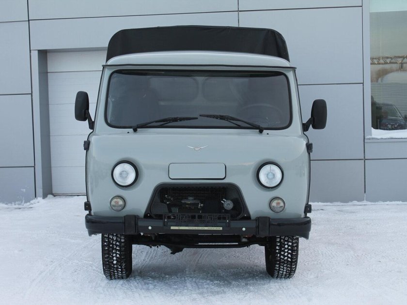 УАЗ бортовой новый 3303