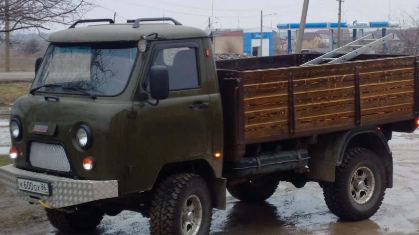 УАЗ 3303 бортовой