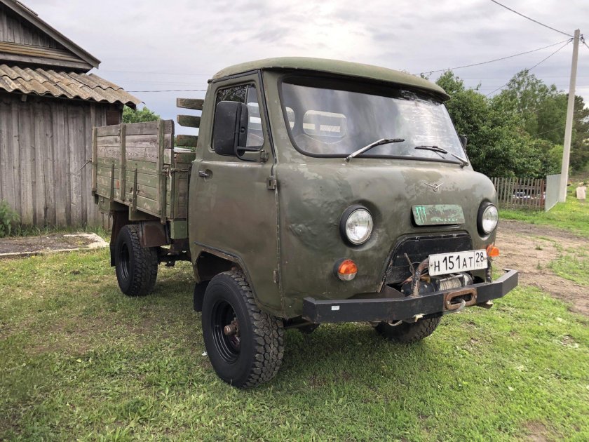 UAZ 3303 бортовой