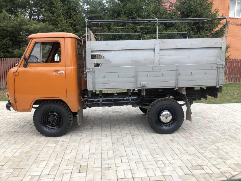 УАЗ 3303 бортовой