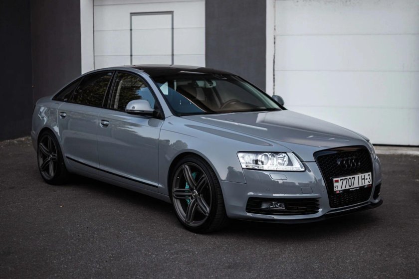 Серая Ауди а6 с6