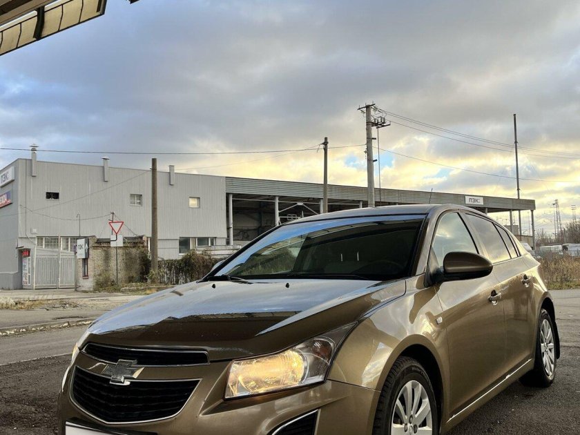 Шевроле Круз бежевый