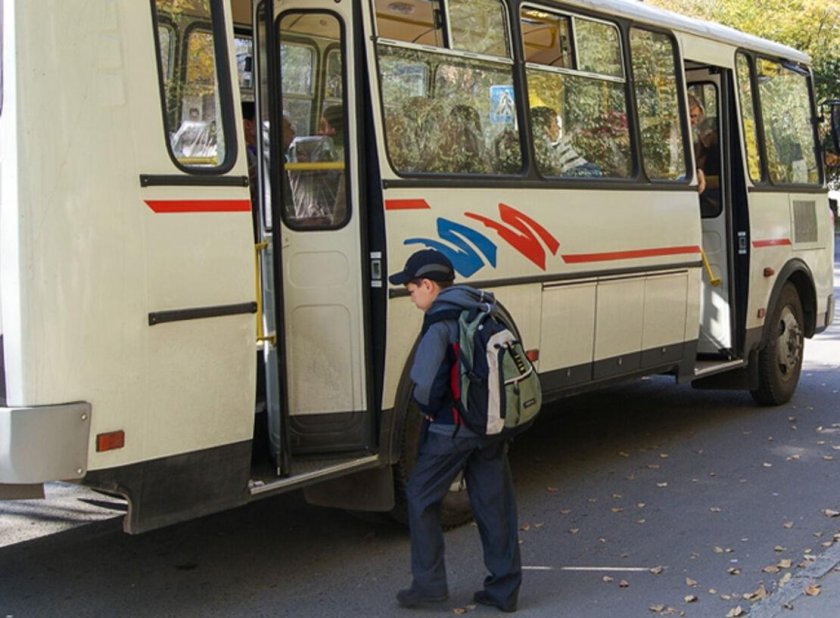 Школьника высадили из автобуса
