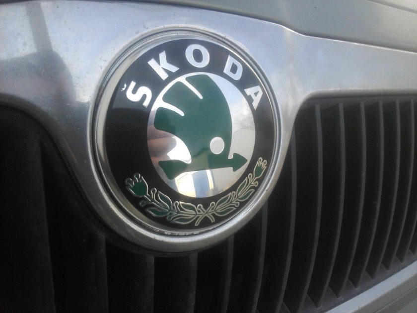 Шильдик на шкоду Фабия