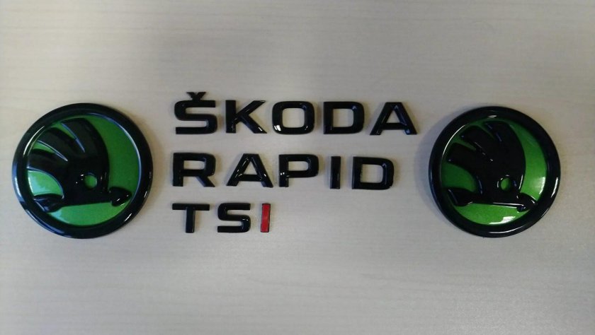 Шкода Октавия черные шильдики