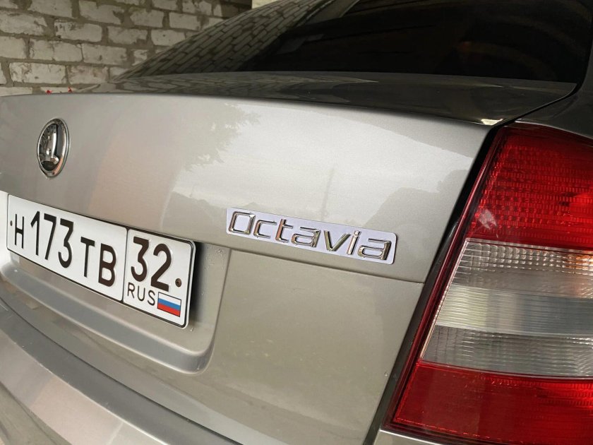 Skoda Octavia a5 шильдик