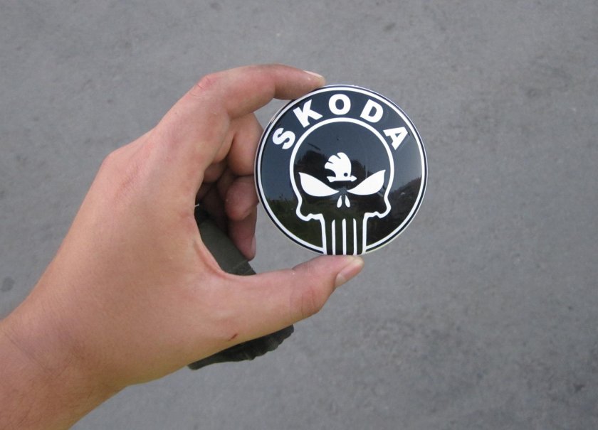 Значок Шкода Октавия а5 на капот