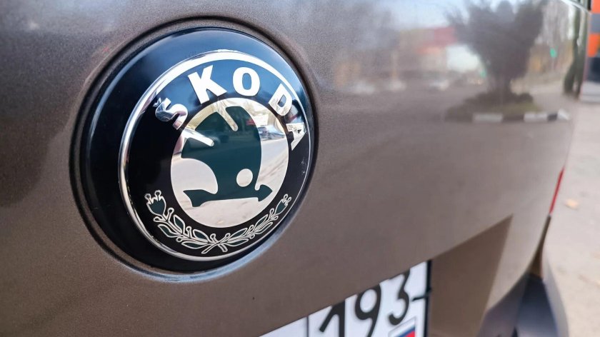 Skoda octavia a5 шильдик