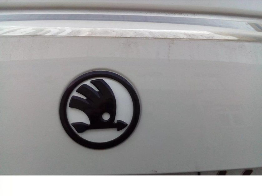 Шильдик Шкода Октавия