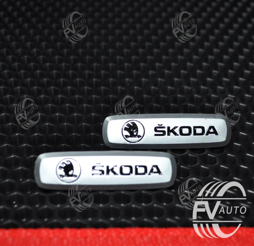 Шильдик с автологотипом skoda