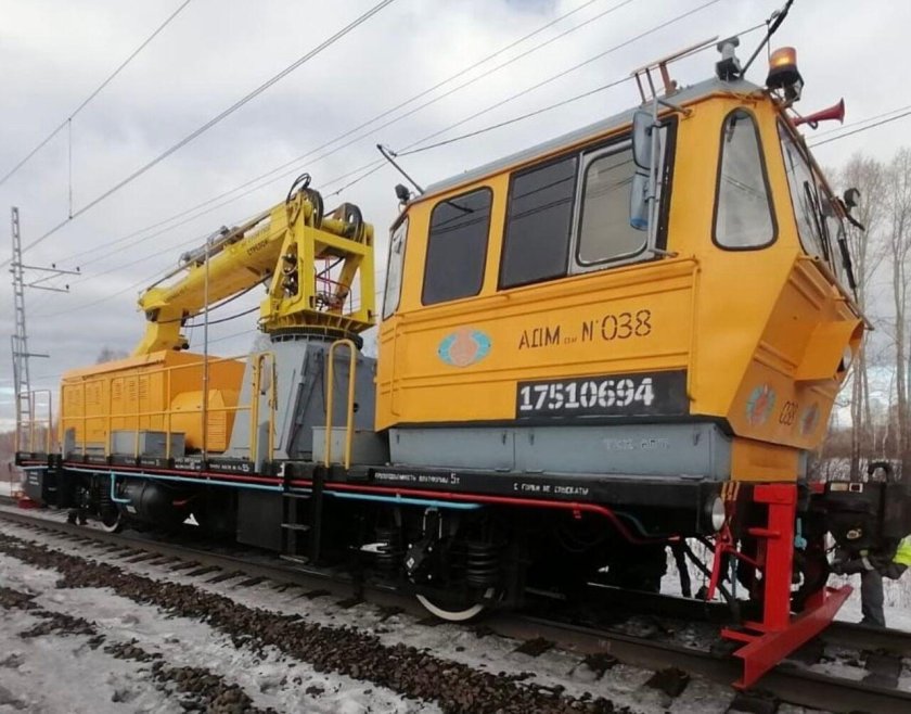 Автомотриса дизельная монтажная 1адм-1.3