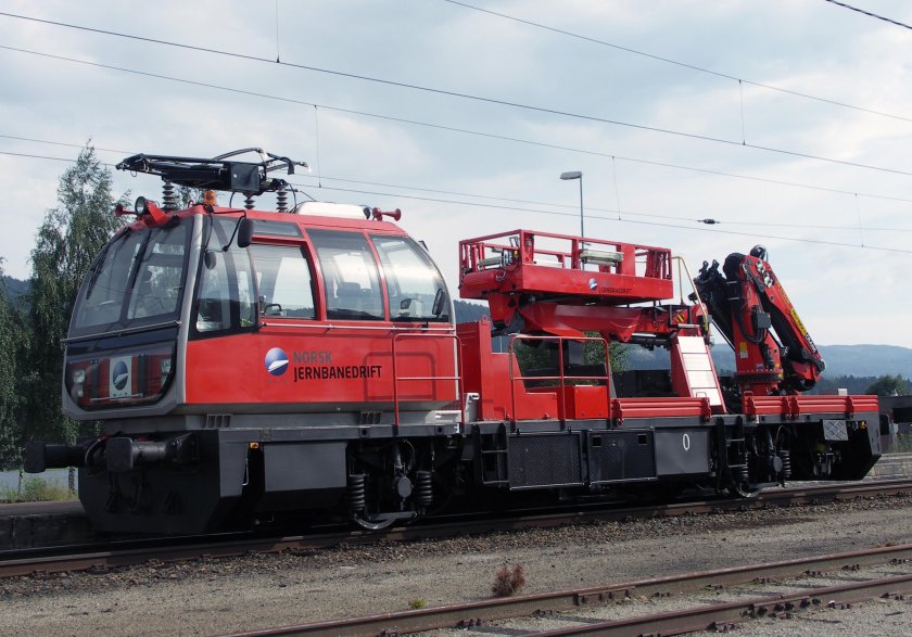 Автомотриса дизельная монтажная адм-1с