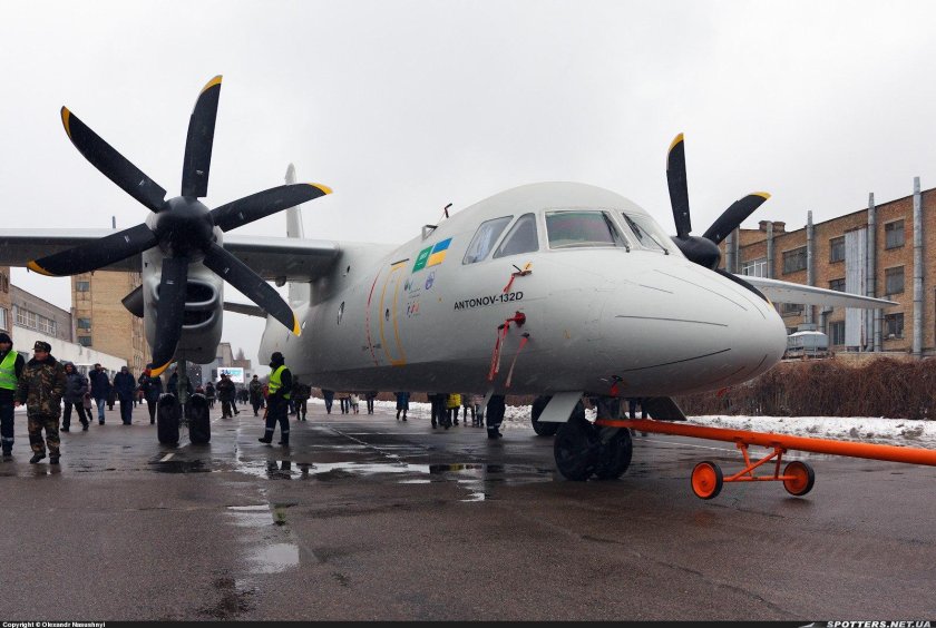 Антонов АН-132d