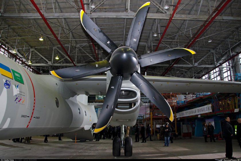 Антонов АН-132d