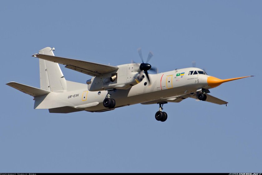 Самолет АН-132d