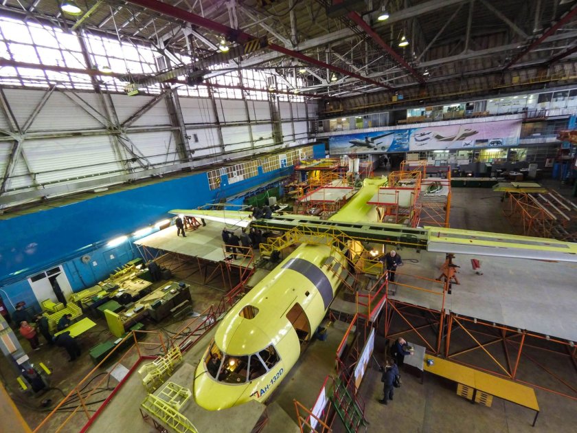 Антонов АН-132d