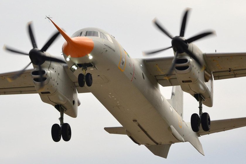 Самолёт АН 132