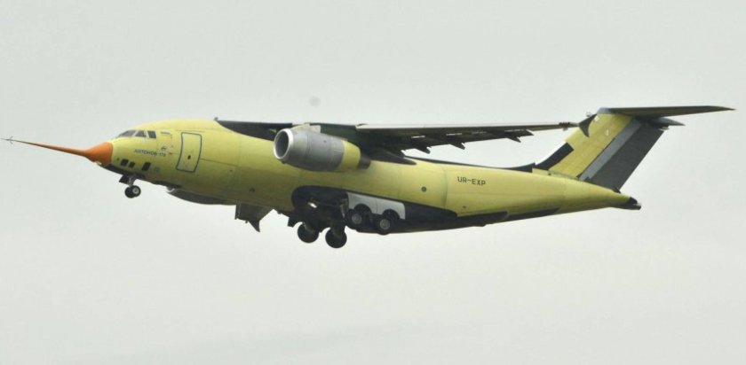 Самолет АН 178